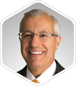 Hon. Victor<br />
Fedeli